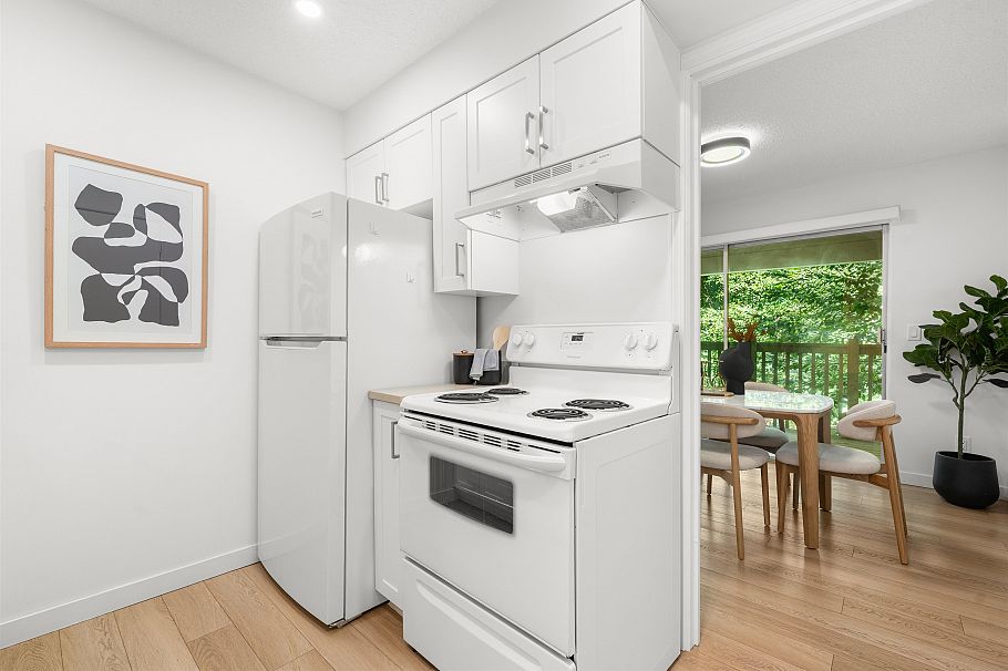 879 Westview Crescent North Vancouver, BC - 12