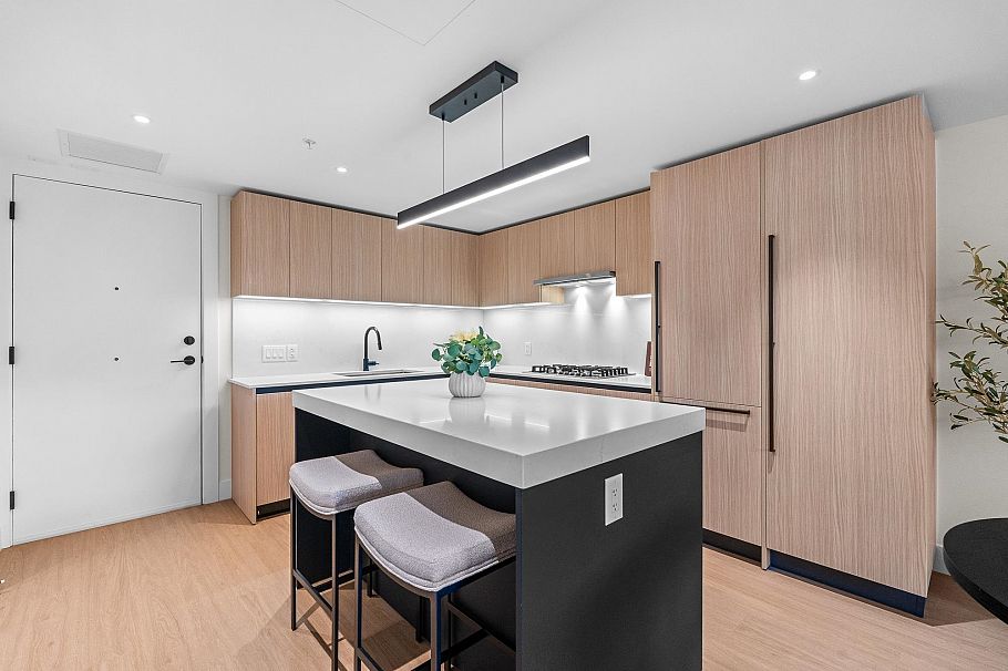 410 2235 E Broadway Vancouver, BC - 5