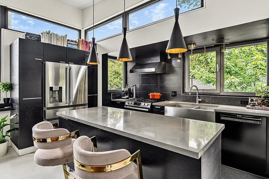 1557 E 20th Avenue Vancouver, BC - 3