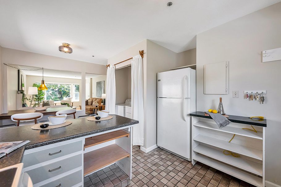 2143 Upland Drive Vancouver, BC - 11
