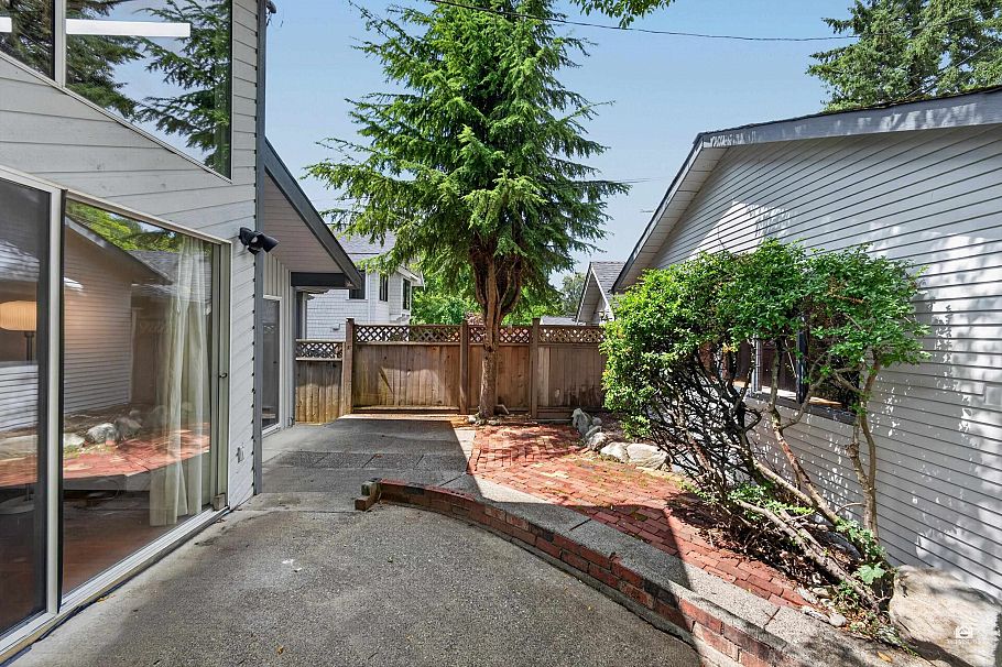 3771 W 30th Avenue Vancouver, BC - 10