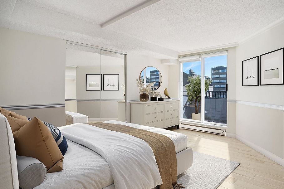 1270 Robson Street Vancouver, BC - 4