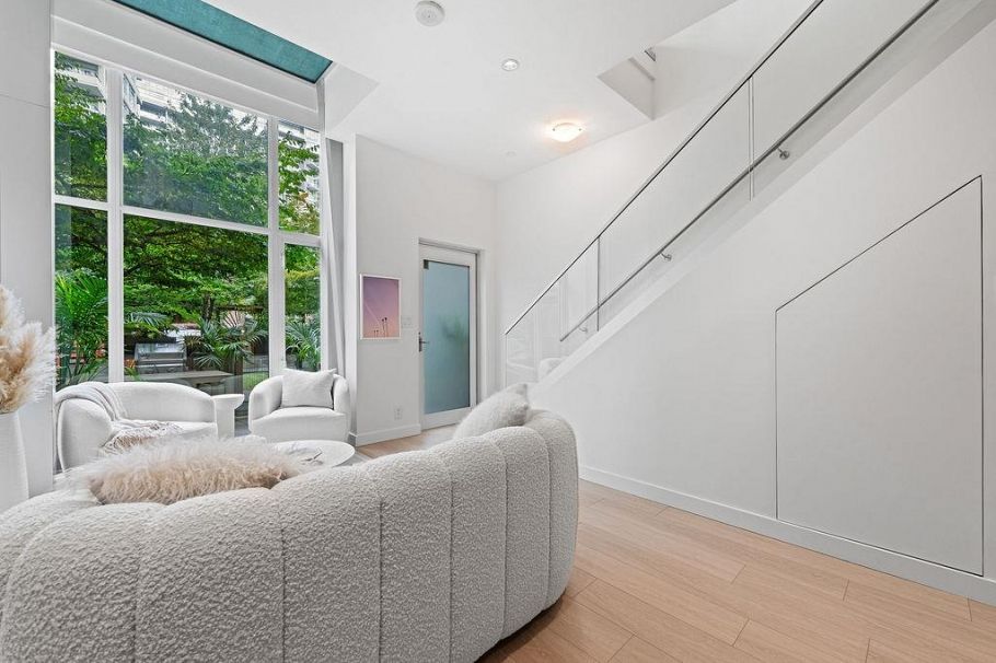 141 E 1st Avenue Vancouver, BC - 15
