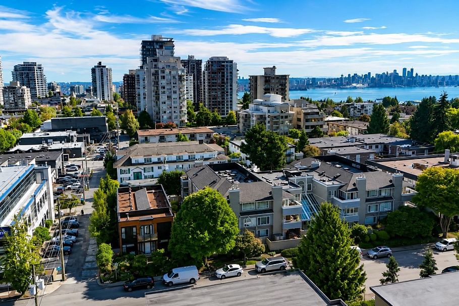 309 125 W 18th Street North Vancouver, BC - 26