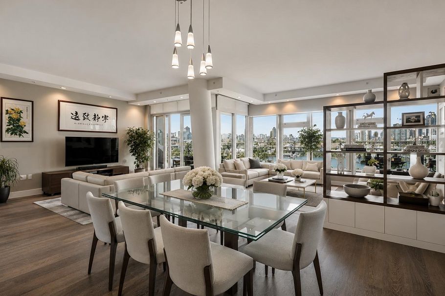 504 181 Athletes Way Vancouver, BC - 4
