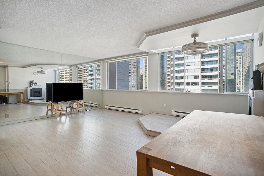 1270 Robson Street Vancouver, BC - 16