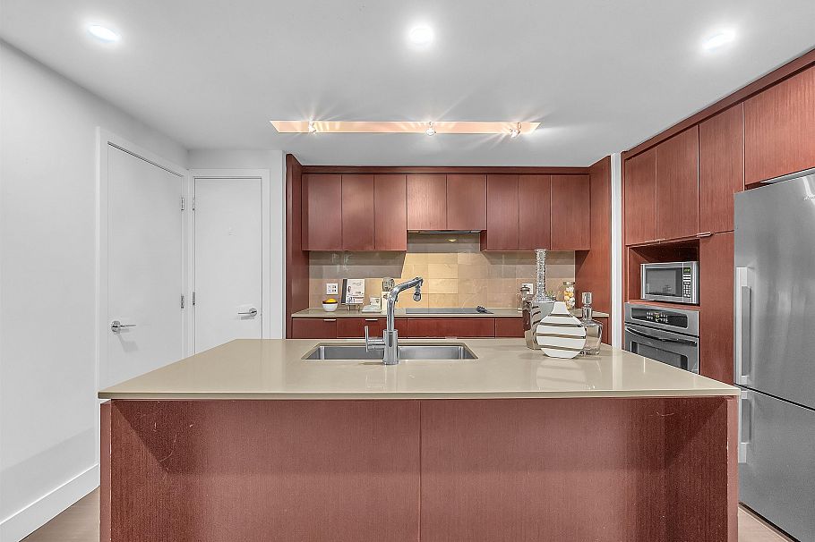 164 W 13th Street North Vancouver, BC - 17