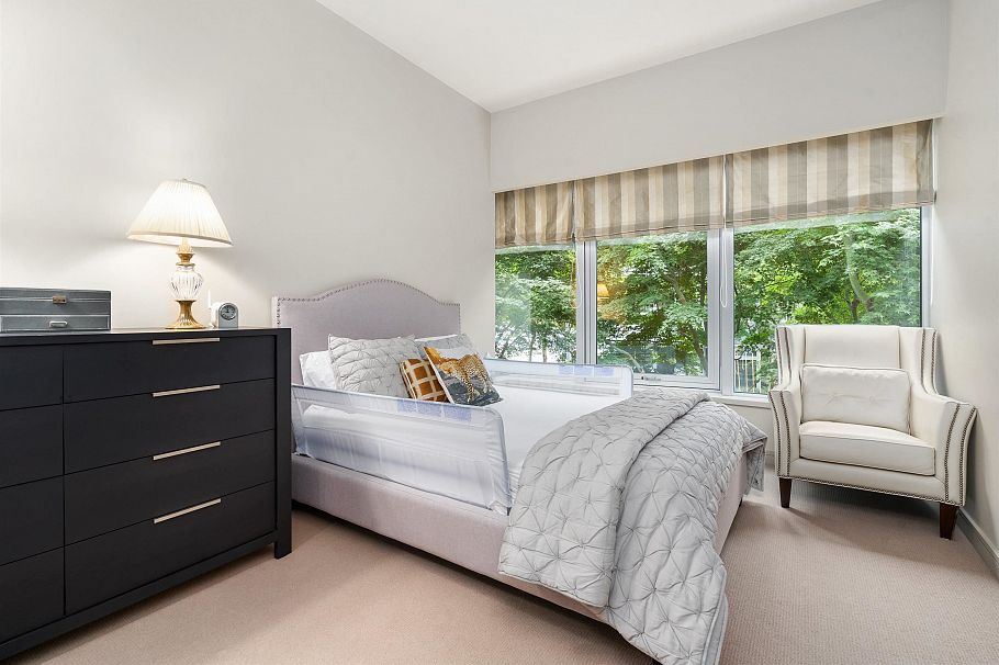 202 181 Athletes Way Vancouver, BC - 16