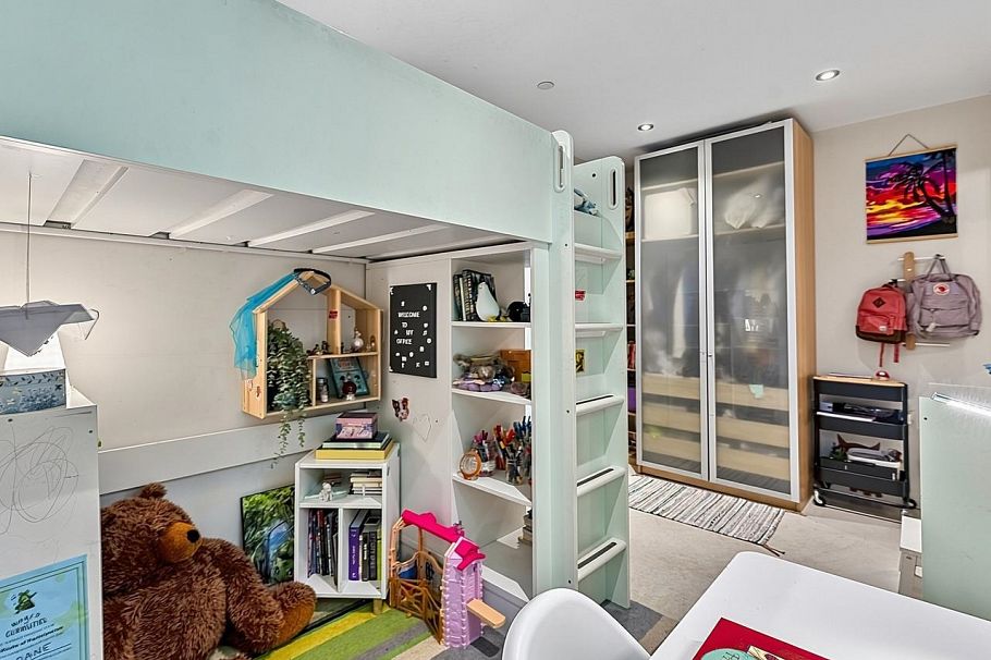 1557 E 20th Avenue Vancouver, BC - 29