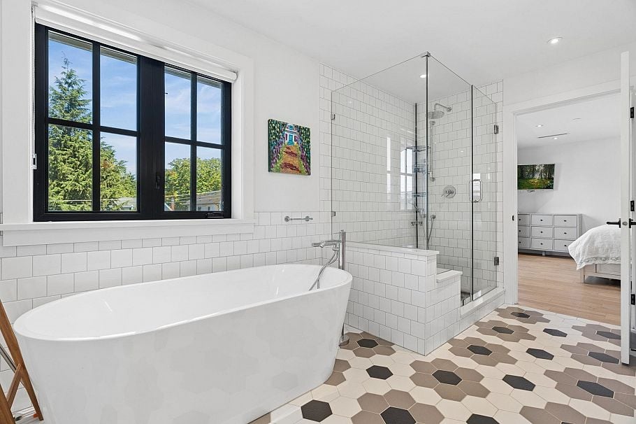 3363 W 15th Avenue Vancouver, BC - 1