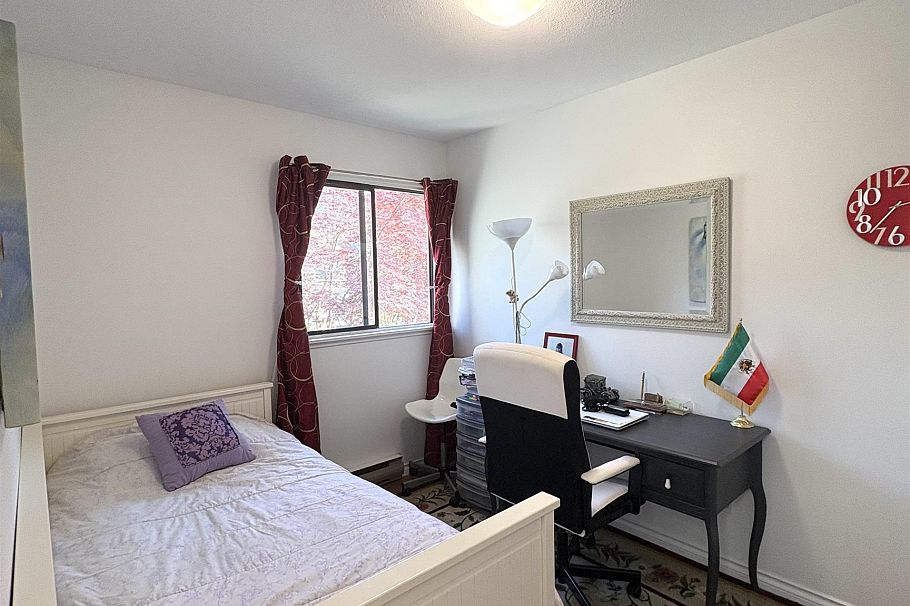 1147 Montroyal Boulevard North Vancouver, BC - 17