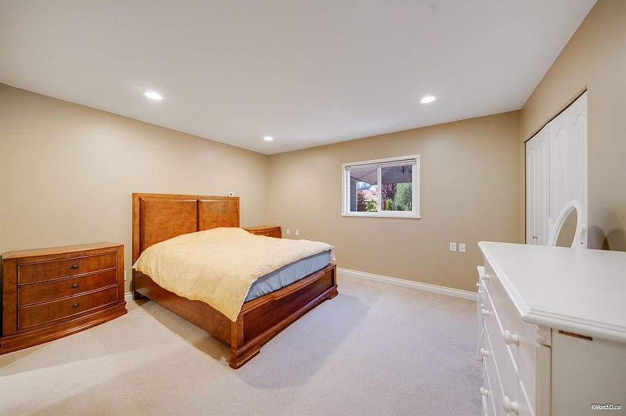1043 Belvedere Drive North Vancouver, BC - 26