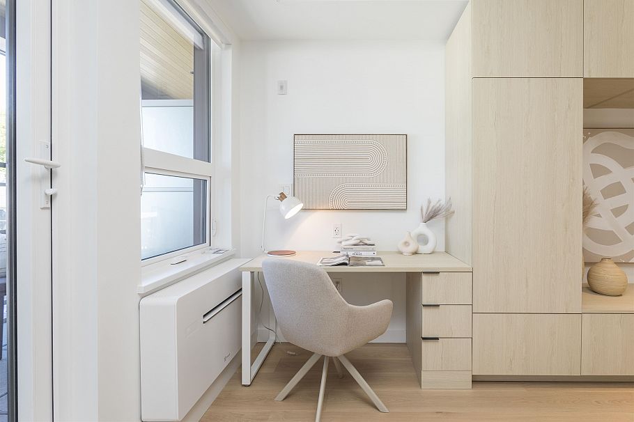 319 2471 St. George Street Vancouver, BC - 4