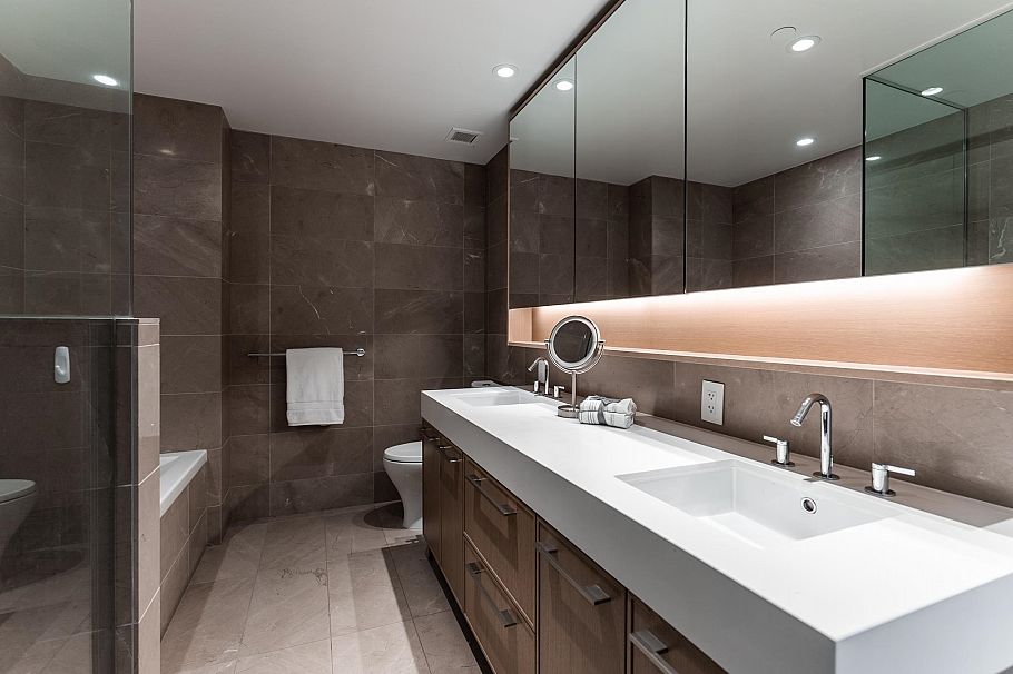 409 3220 Connaught Crescent North Vancouver, BC - 21