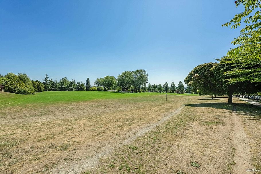 7519 Yukon Street Vancouver, BC - 38
