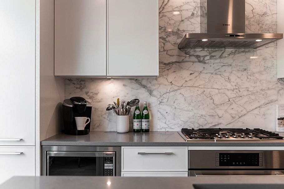 204 1055 Ridgewood Drive North Vancouver, BC - 16