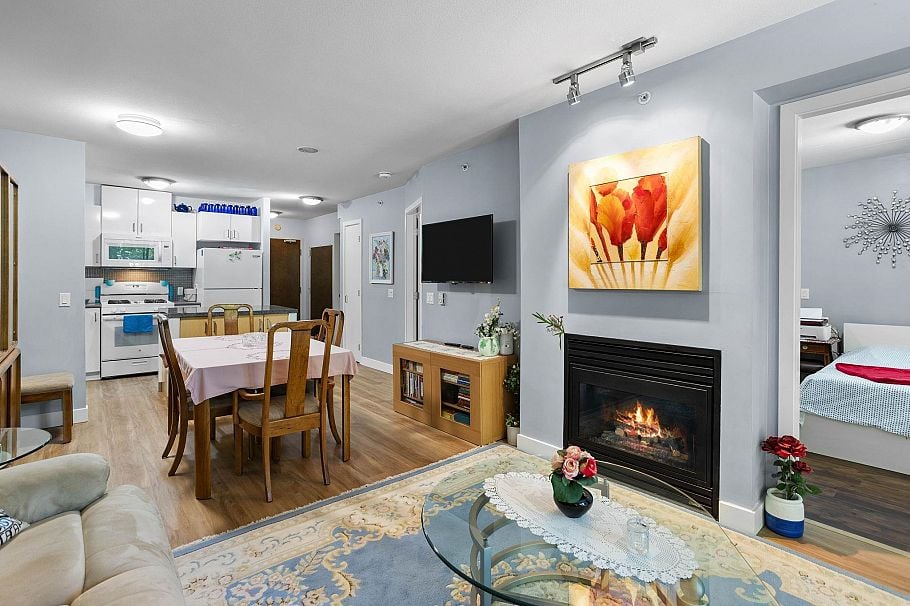 205 175 W 1st Street North Vancouver, BC - 7