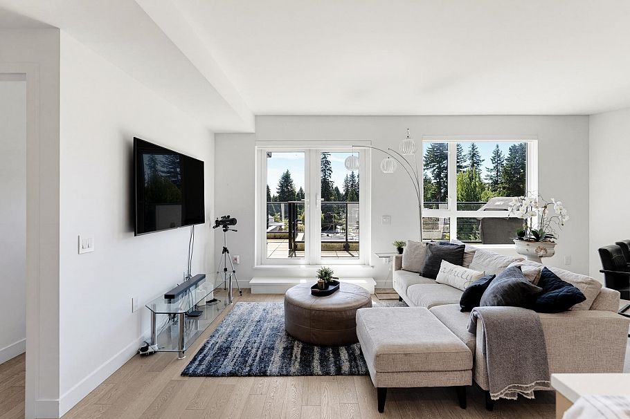 409 3220 Connaught Crescent North Vancouver, BC - 3