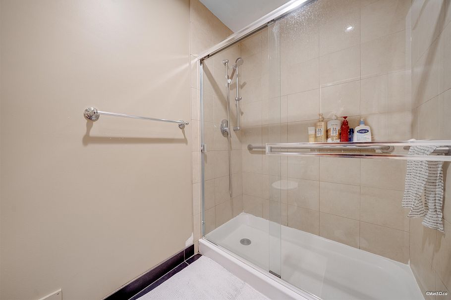 1043 Belvedere Drive North Vancouver, BC - 22