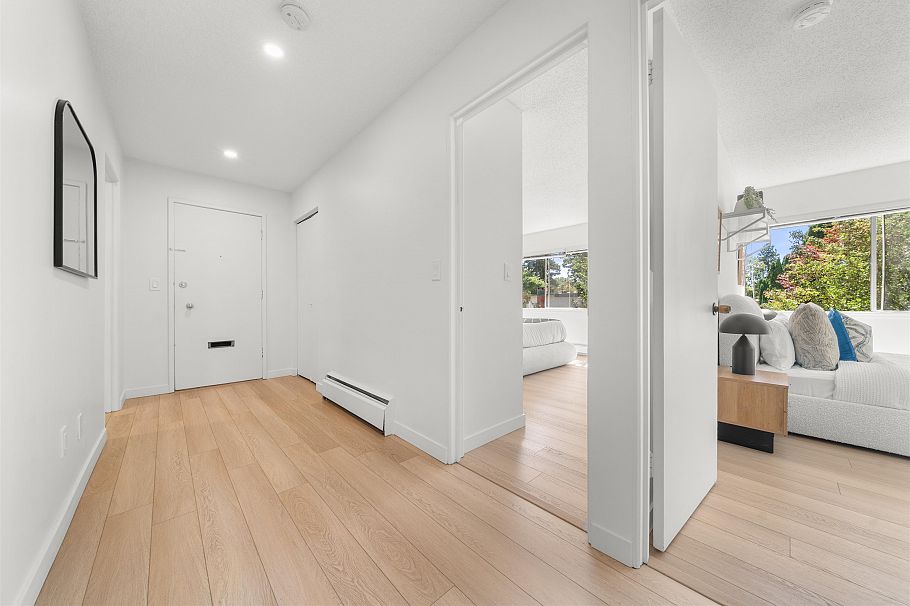 879 Westview Crescent North Vancouver, BC - 17