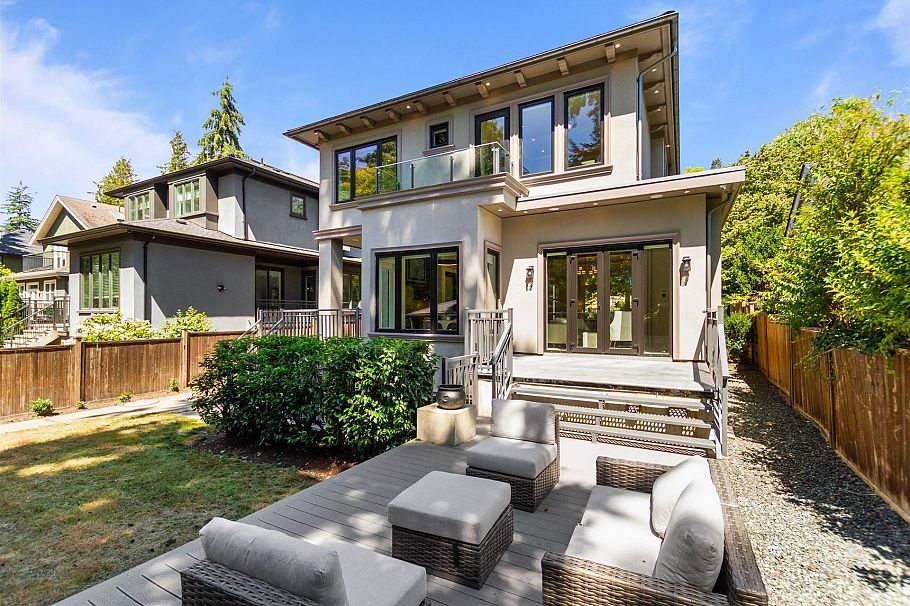 3708 W 35th Avenue Vancouver, BC - 32