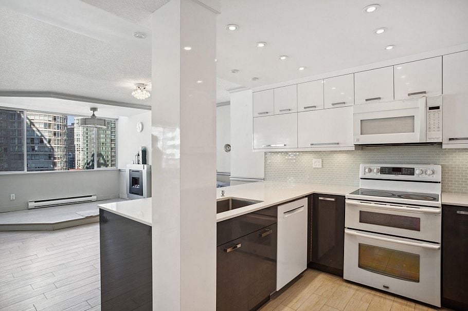 1270 Robson Street Vancouver, BC - 23