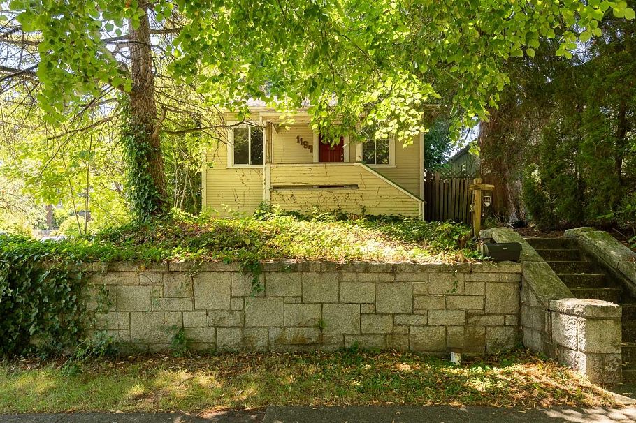 1194 E 18th Avenue Vancouver, BC - 2