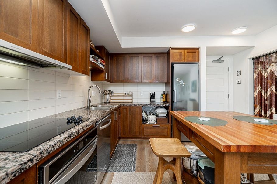 331 2288 W Broadway Vancouver, BC - 5
