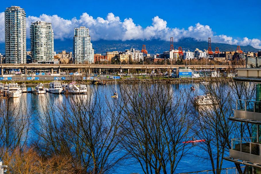504 181 Athletes Way Vancouver, BC - 13