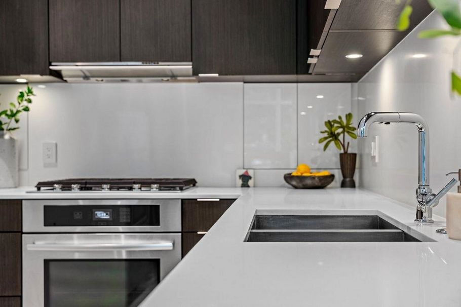 141 E 1st Avenue Vancouver, BC - 29