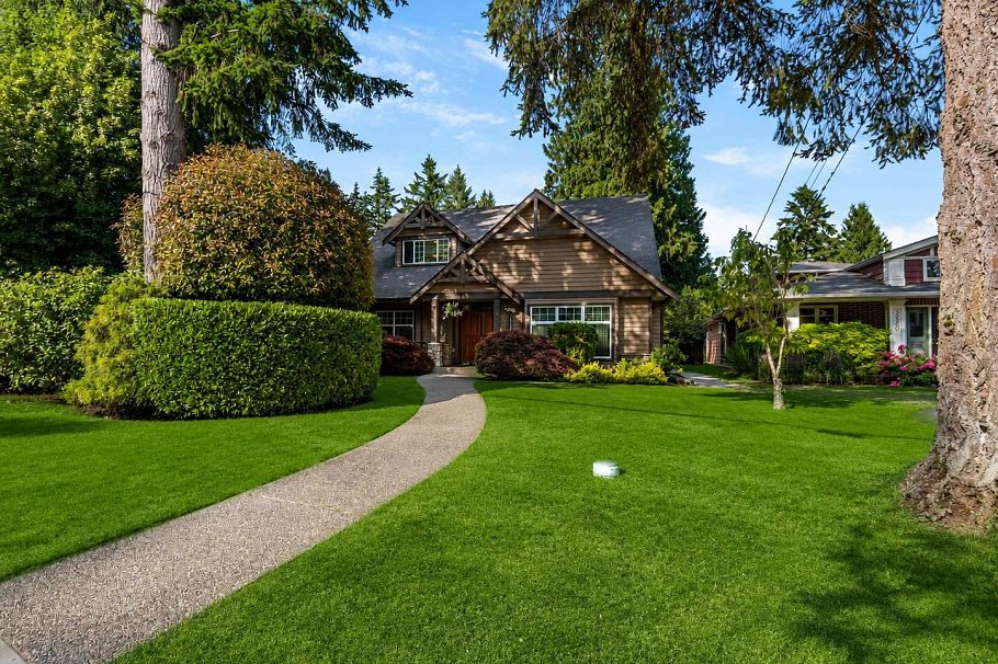 3538 Bluebonnet Road North Vancouver, BC - 2