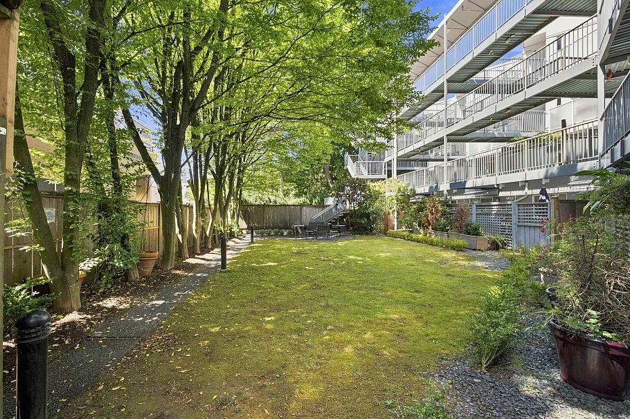 108 2020 W 8th Avenue Vancouver, BC - 32