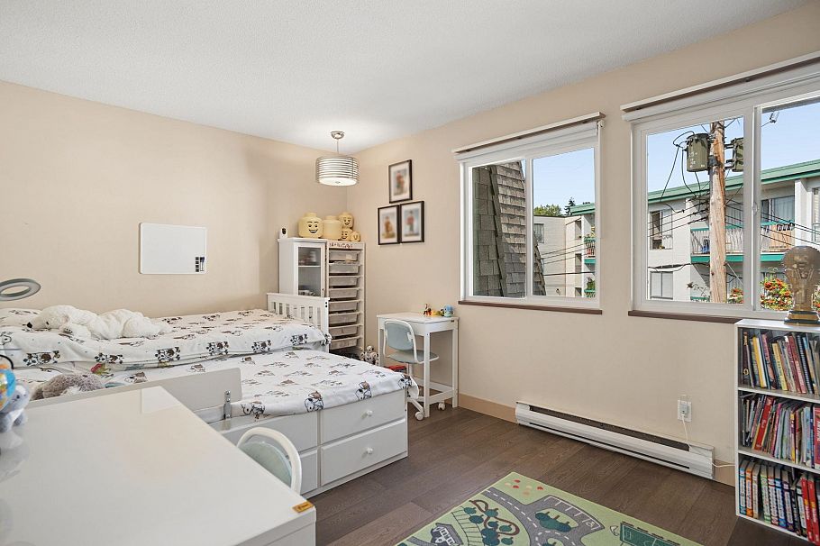 4 220 W 16th Street North Vancouver, BC - 13