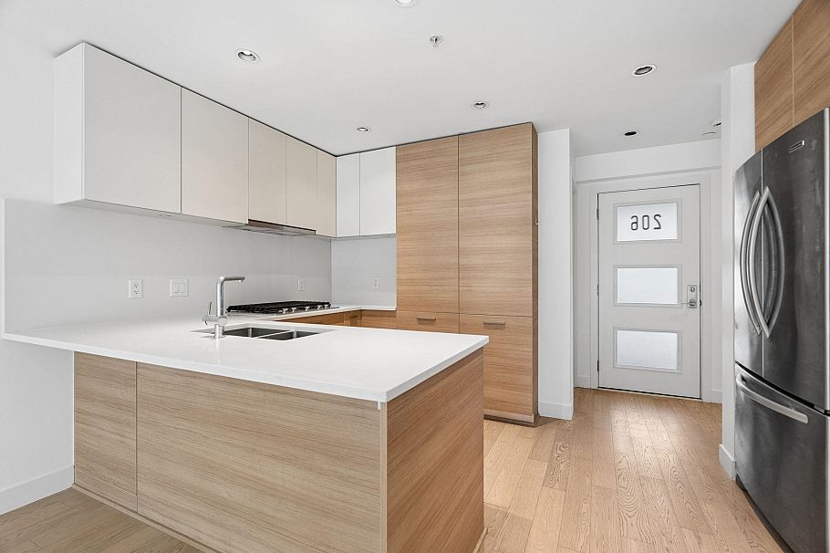 206 3456 Commercial Street Vancouver, BC - 6
