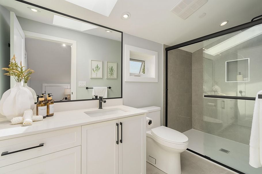 2196 E 19th Avenue Vancouver, BC - 18