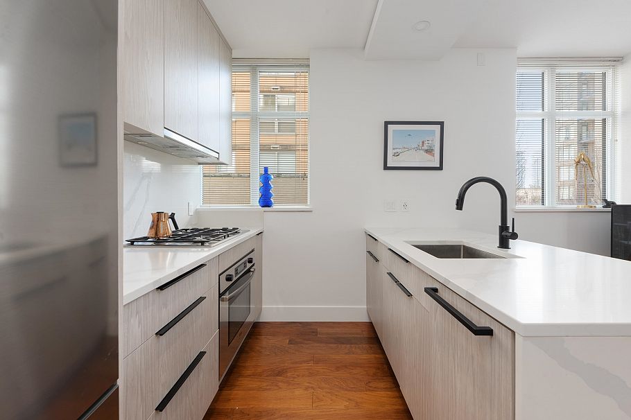 303 988 Richards Street Vancouver, BC - 7