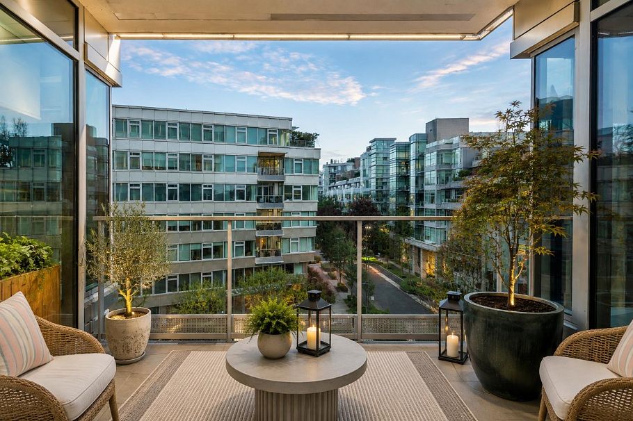 504 181 Athletes Way Vancouver, BC - 12