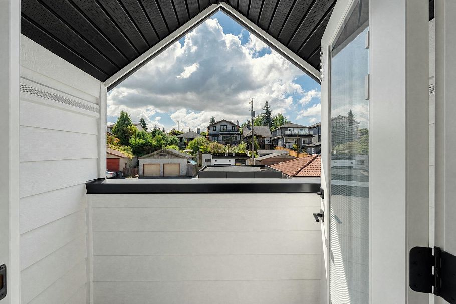 2972 Venables Street Vancouver, BC - 25