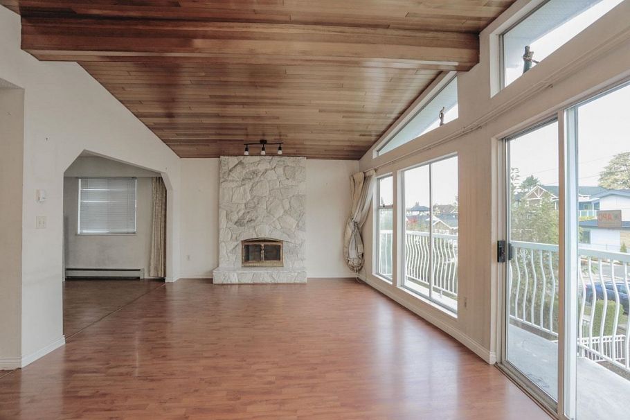 448 E 59th Avenue Vancouver, BC - 5