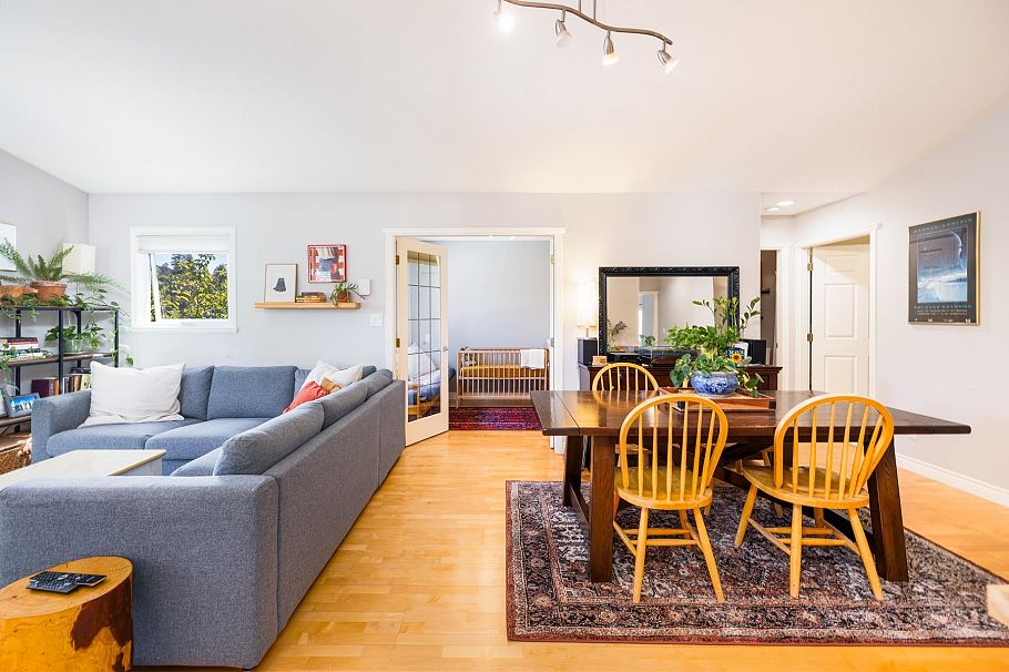 303 1528 Bowser Avenue North Vancouver, BC - 4