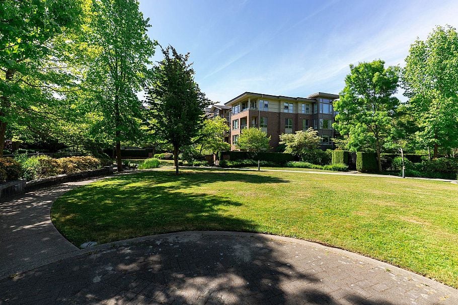 6230 Logan Lane Vancouver, BC - 39