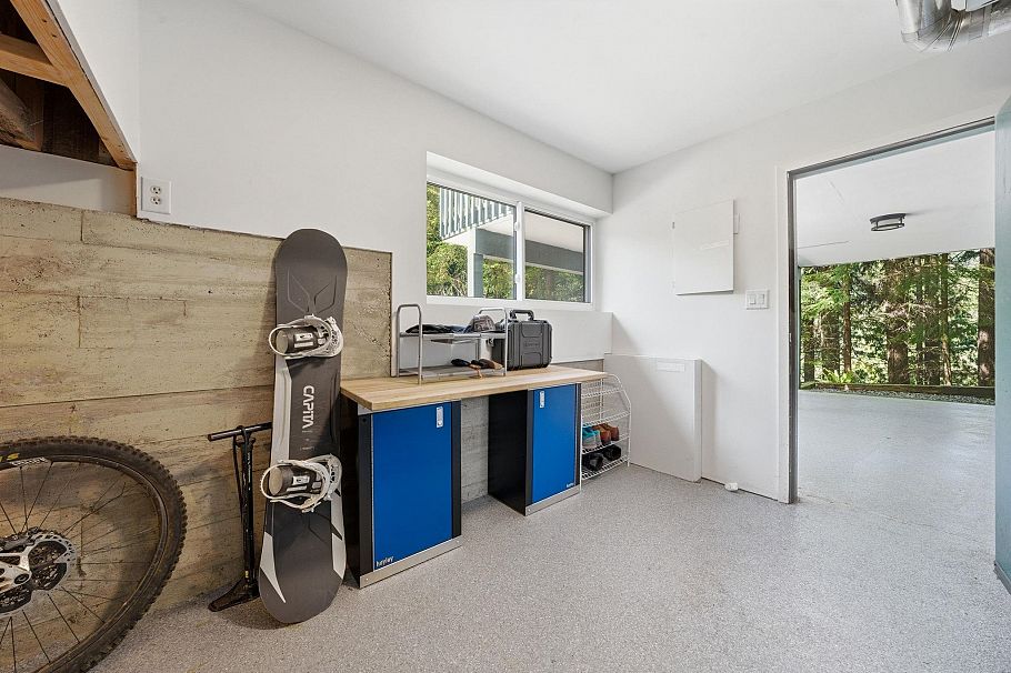 2086 Rivergrove Place North Vancouver, BC - 36
