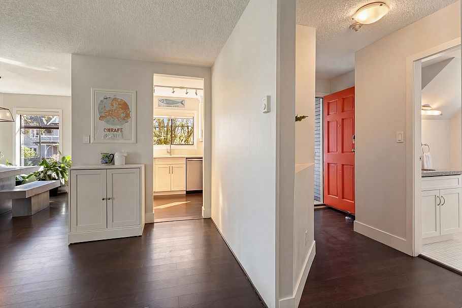 2427 W 6th Avenue Vancouver, BC - 17