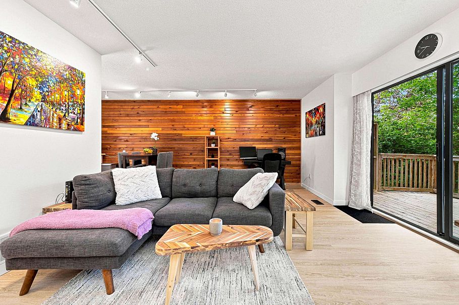 877 Old Lillooet Road North Vancouver, BC - 3
