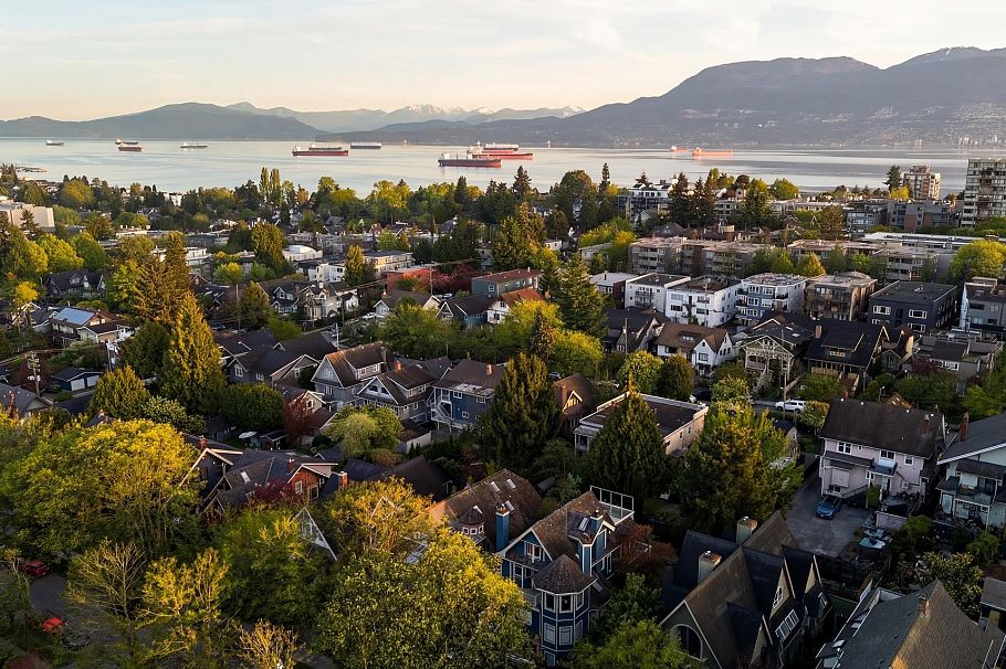 2427 W 6th Avenue Vancouver, BC - 25