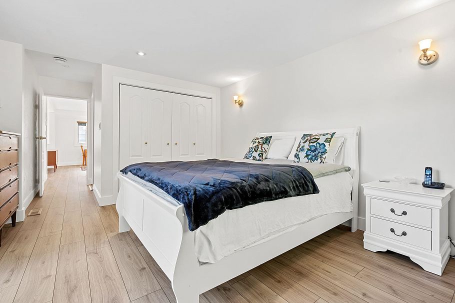1216 Pinewood Crescent North Vancouver, BC - 18