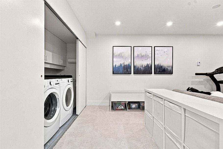 5723 Owl Court North Vancouver, BC - 30