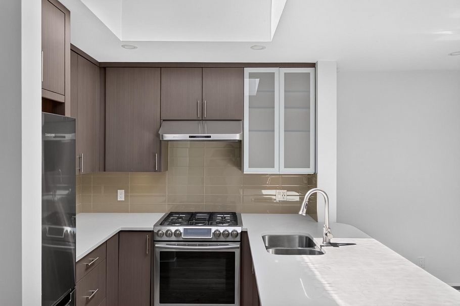 401 688 E 16th Avenue Vancouver, BC - 36