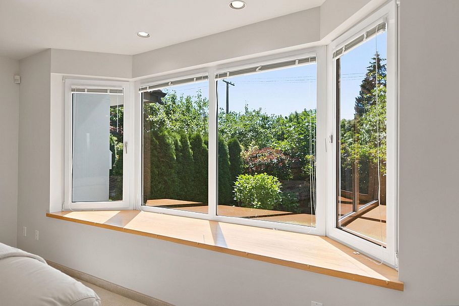 305 E 17th Street North Vancouver, BC - 11