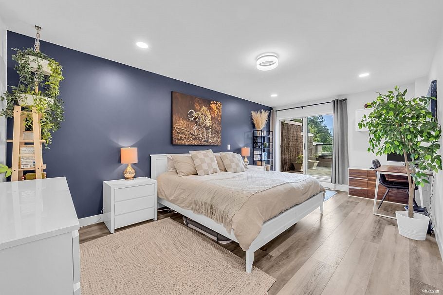 604 1500 Ostler Court North Vancouver, BC - 18